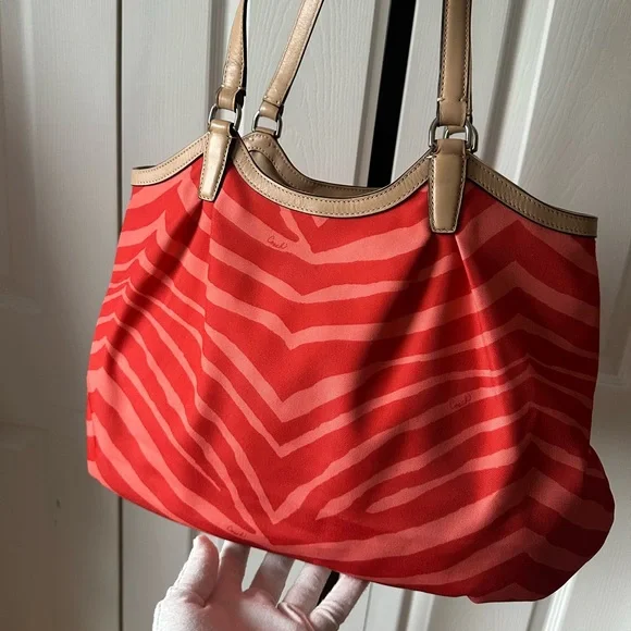 Coach large tote Bag - Picture 12 of 15